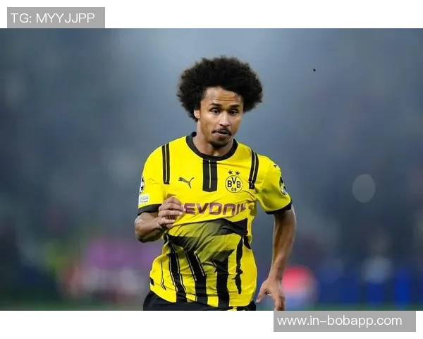 阿德耶米在多特遭遇困境曼联与其经纪人门德斯展开接触